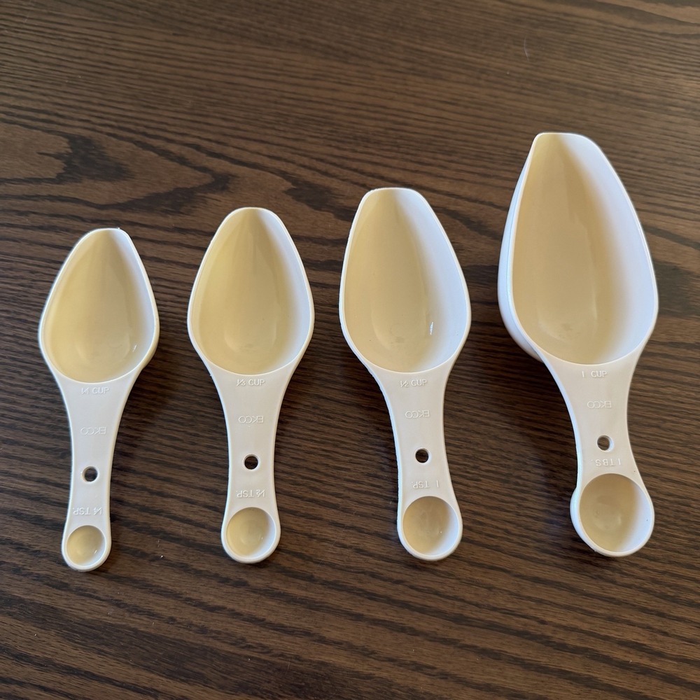 Vintage EKCO Tan Beige Nesting Measuring Cup Scoop Spoon Set 4pc USA 1970s Retro